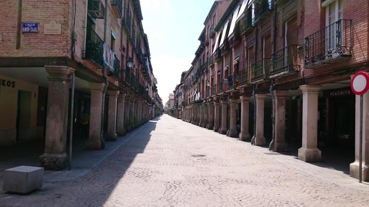 Hotel Casa De Huespedes Vecinodecerbantes Alcalá de Henares Zewnętrze zdjęcie